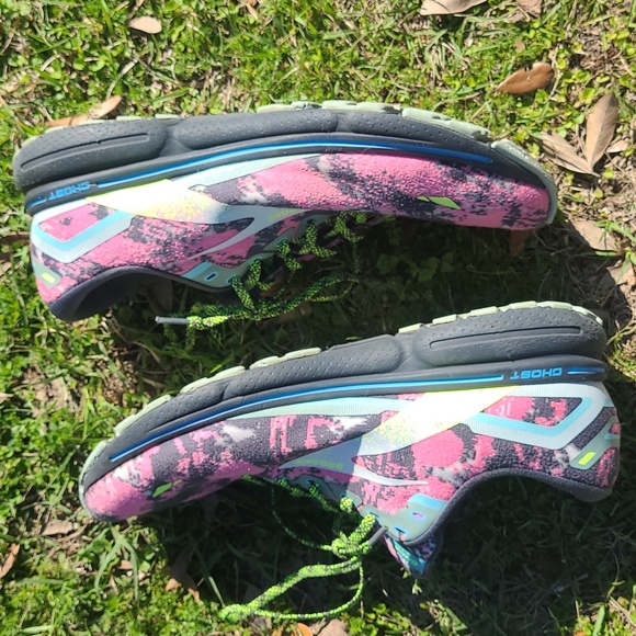 Brooks Ghost 15 Women's Size 11.5 Pink Gray Running Shoes 1203801B479 - Picture 3 of 7